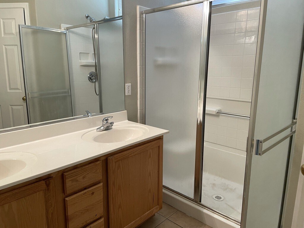 Building Photo - 14627 W Crocus Dr