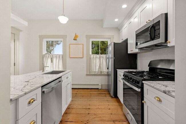 Building Photo - 6 Mt Vernon St