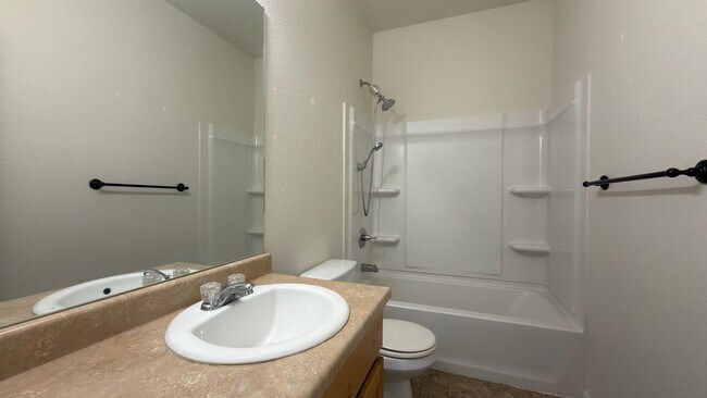 Building Photo - Great Home in Windsor