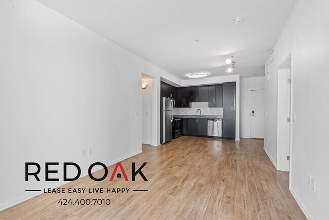 Building Photo - 5837 W Sunset Blvd