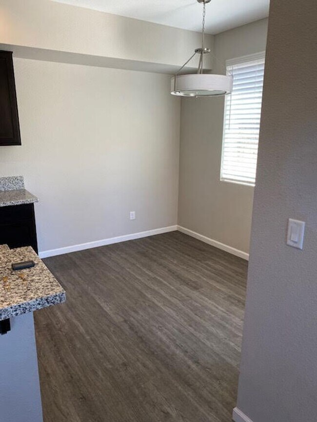 Building Photo - 2150 Santona Cir