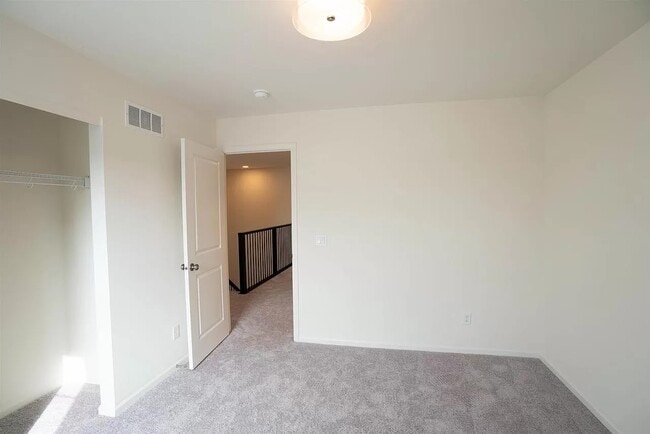 Building Photo - 2319 Lonnie Ln