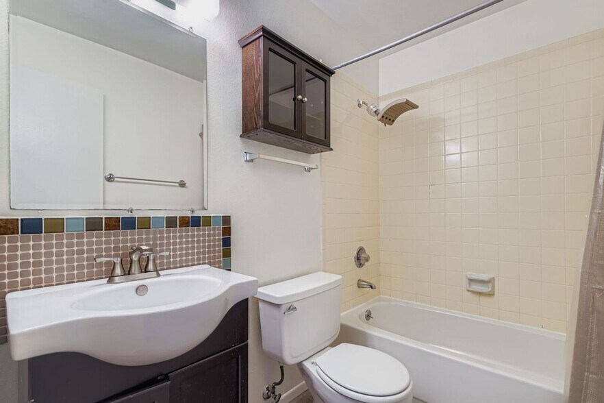 Building Photo - 3747 Talisman Pl