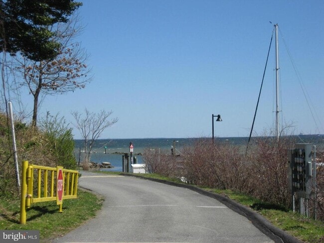 Building Photo - 1594 N Harbor Dr