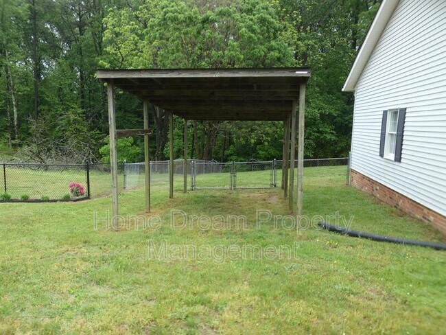 Building Photo - 10451 Edgehill Ln