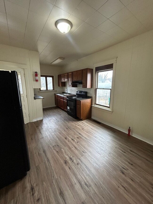 Building Photo - Great 4 bedroom house in East Stroudsburg Borough!