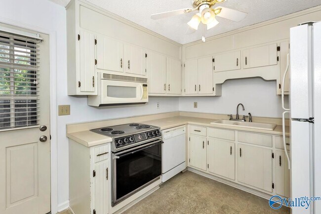Building Photo - 8147 Oldfield Rd SW