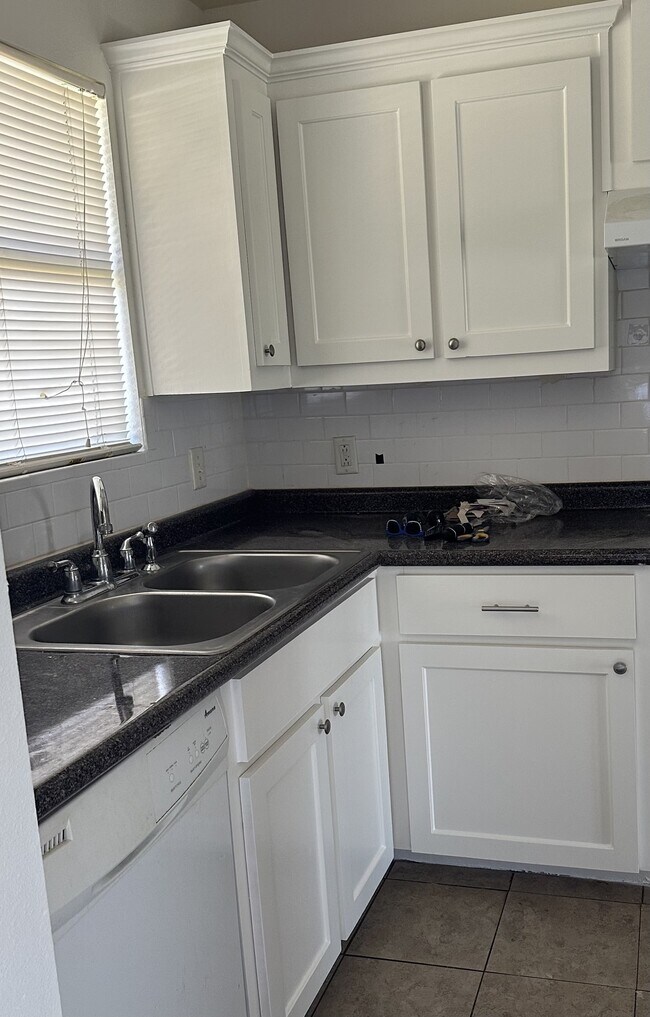 Building Photo - 206 Wilshire Dr