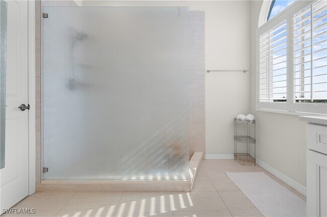 Building Photo - 1540 Clermont Dr