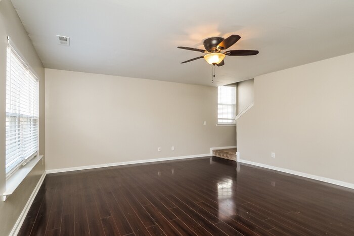 Building Photo - 106 Spring Dove Ln