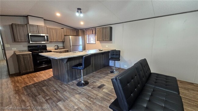 Building Photo - 44 Crawford Dr