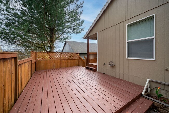 Building Photo - 14046 SE Summerfield Loop