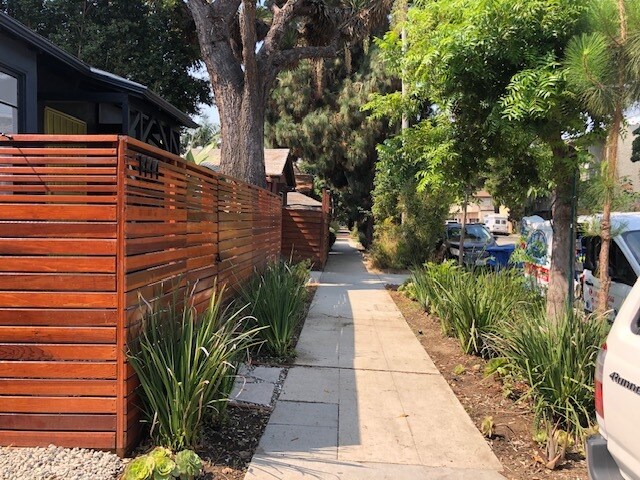 Home is on tree lined Silver Lake blvd-walk to lake - 1444 Silver Lake Blvd