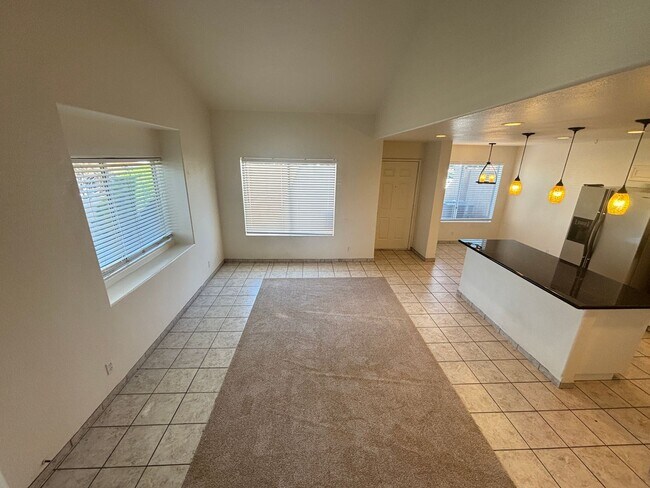 Building Photo - (APPLICATIONS PENDING) West Palmdale Townhouse