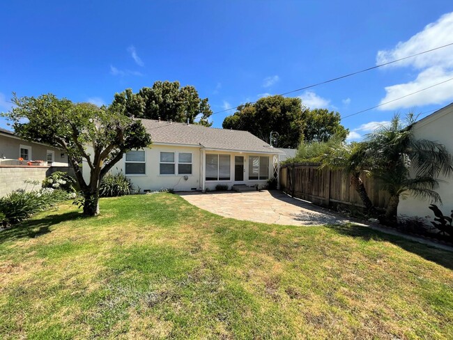 Building Photo - Upgraded Midtown Home with Beautiful Wood ...
