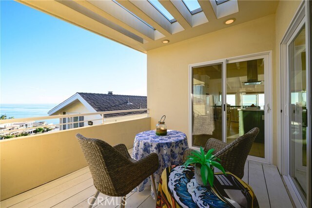 Building Photo - 883 Katella St