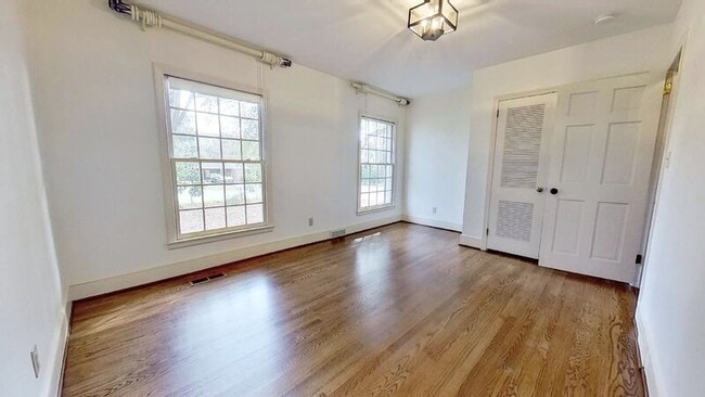 Building Photo - 1310 Ferncliff Rd