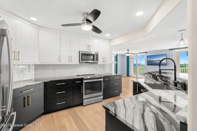 Building Photo - 800 Del Rio Way