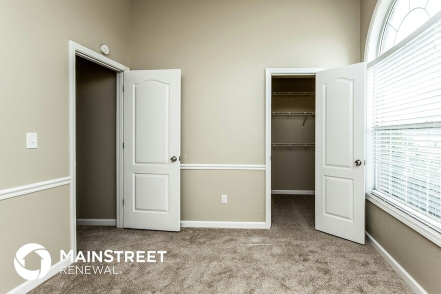 Building Photo - 831 Rosewood Cir