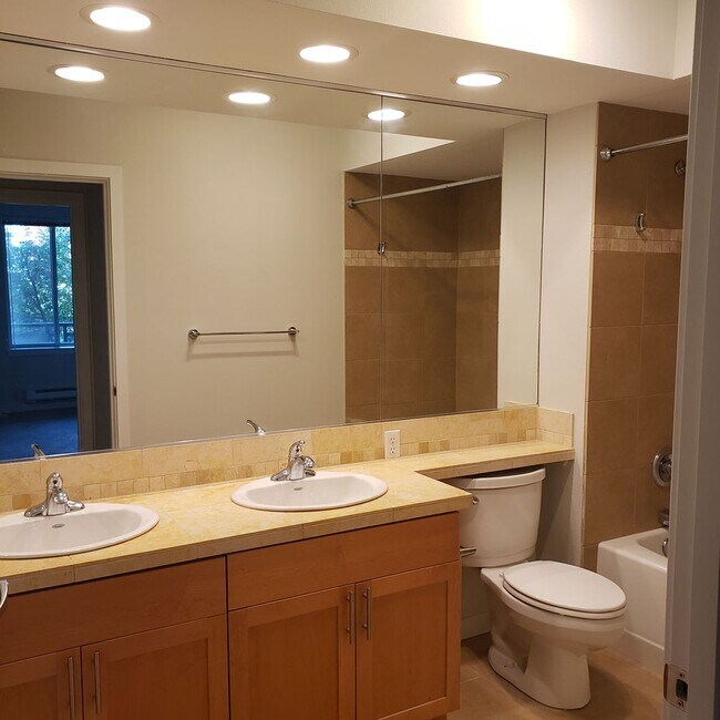 Building Photo - 5440 Leary Ave NW