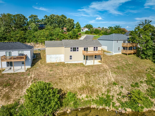Building Photo - 204 E Sunset Cove Ln