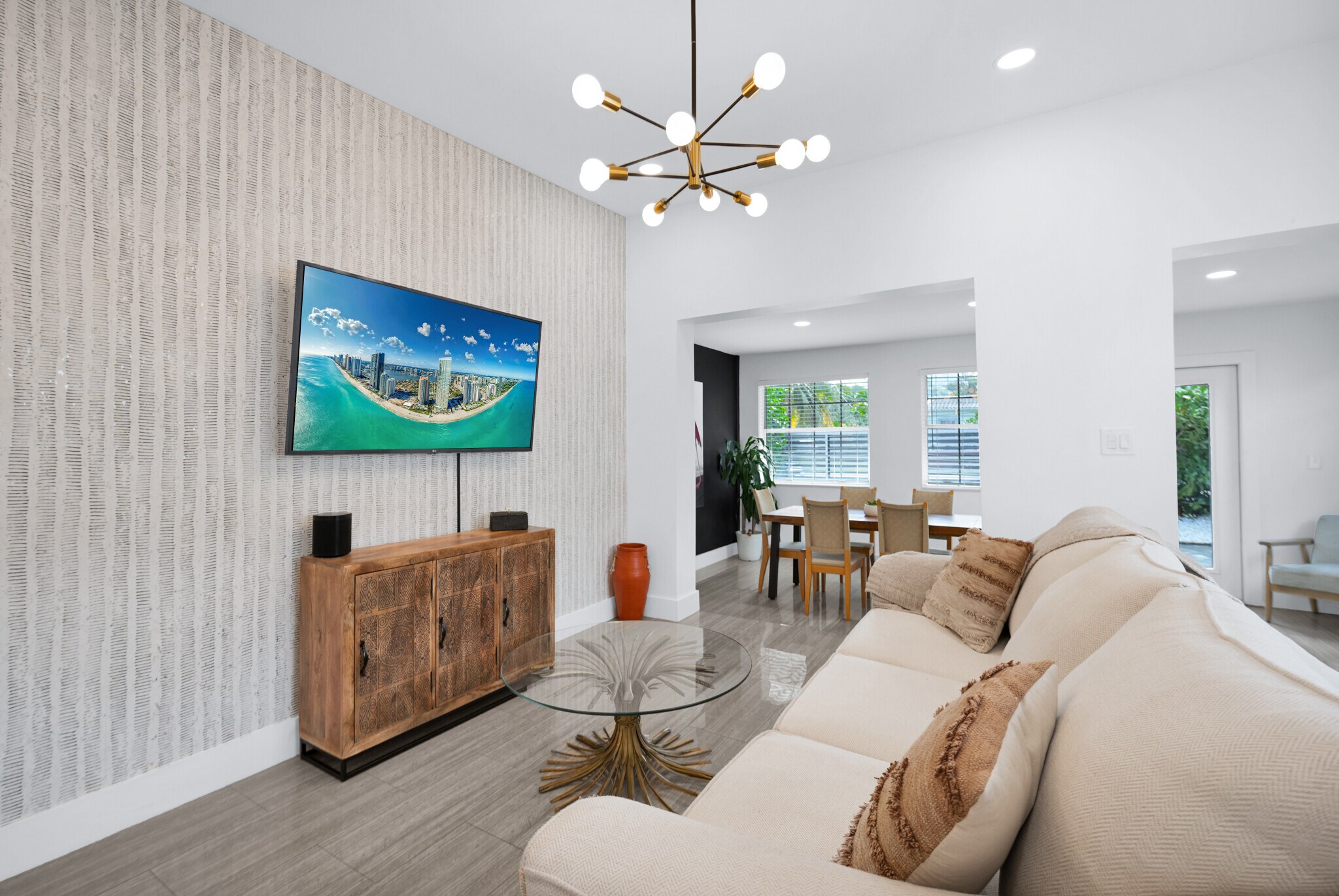 Building Photo - 1800 SW 5th Ave