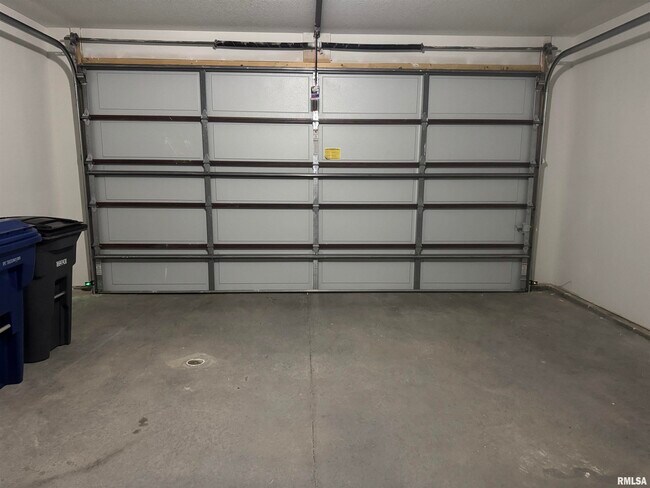 Building Photo - 5894 Butterfield Ct