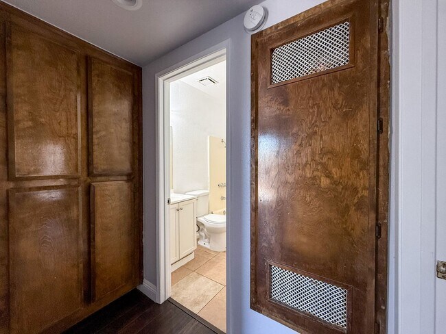 Building Photo - 73407 Sunnyvale Dr