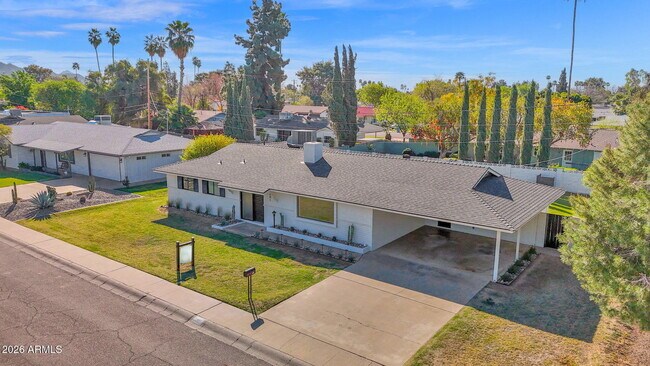 Building Photo - 501 W Seldon Ln