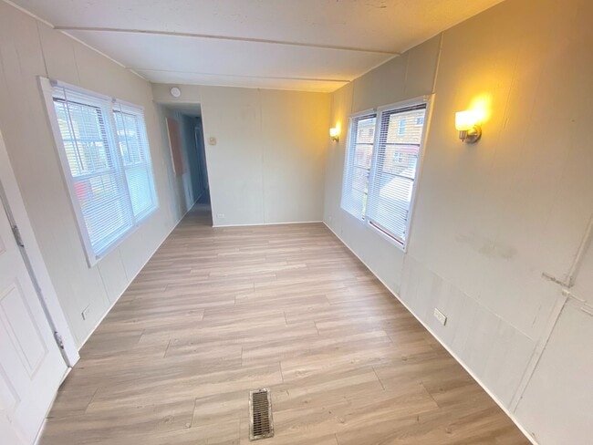 Building Photo - 2bed/1bath trailer in downtown Landis all electric