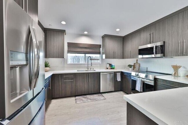 Building Photo - 1139 2nd Ave