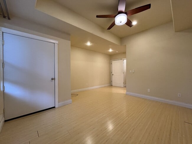 Building Photo - Modern Townhome Near OHSU with 3 Bedrooms Each with Private En-Suite Bath