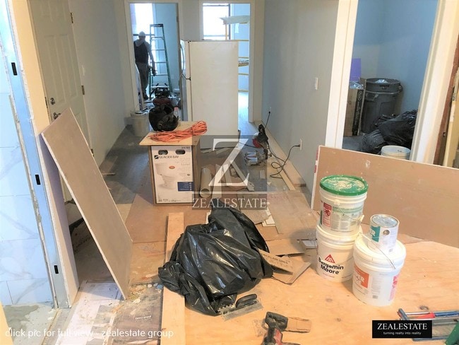 Building Photo - 2472 3rd Avenue