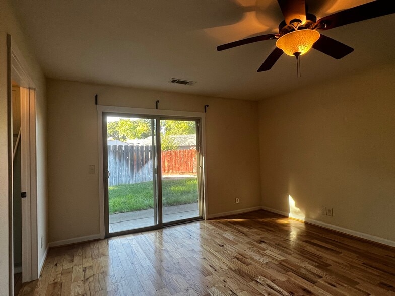 Building Photo - 786 Portal Drive