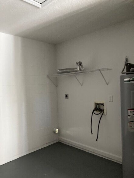 Building Photo - 29 Pony Ln