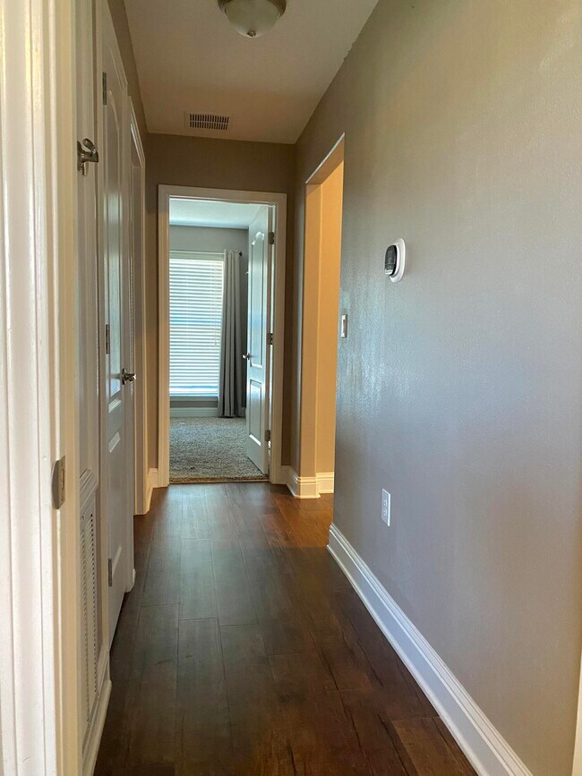 Building Photo - 8544 Holley Hills Cir