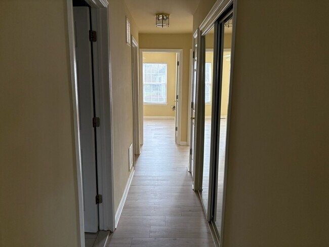 Building Photo - 283 Fountayne Ln