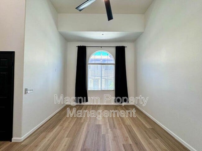 Building Photo - 33620 Willow Haven Ln