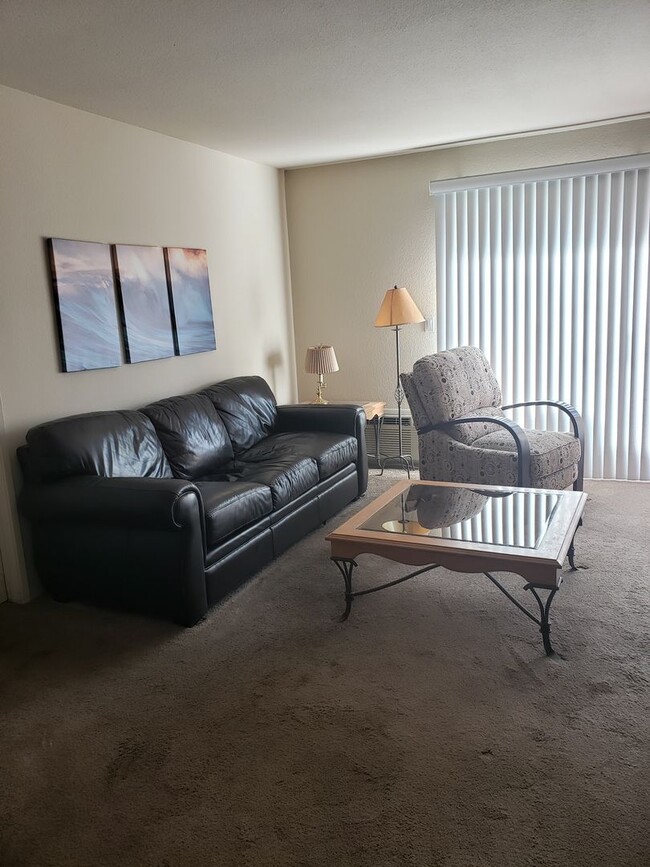 Building Photo - Great Roommate Opportunity near SDSU!