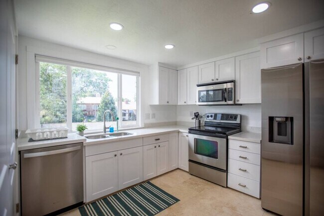 Building Photo - 9949 E Sego Lily Dr