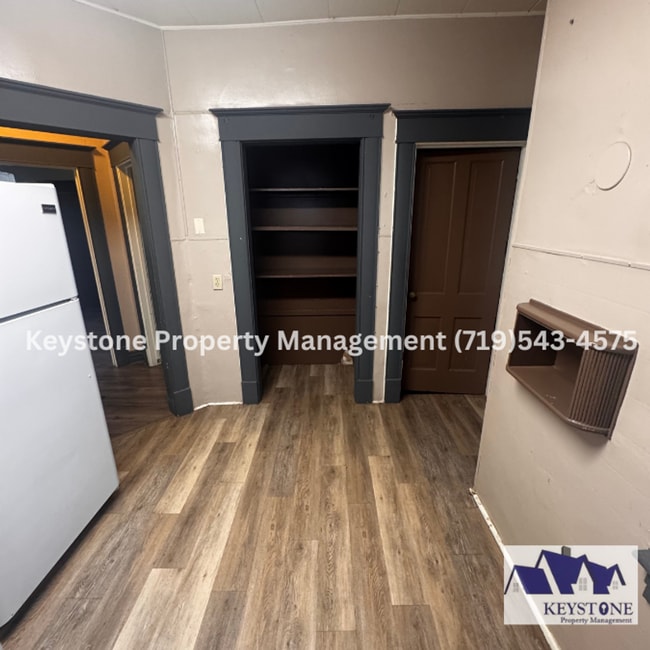 Building Photo - Dog Friendly!!! Centrally Located - House with 2 Bedroom/1 Bath - $1000/$1000