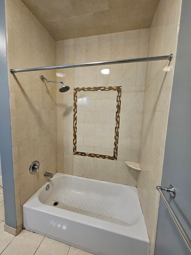 Building Photo - 700 New St