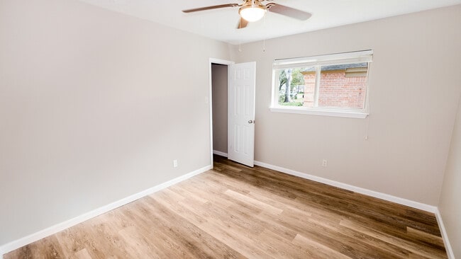 Building Photo - Amazing 4 bedroom house in Houston, TX
