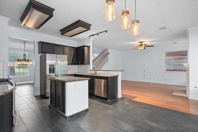 Building Photo - 1213 Red Ranch Cir