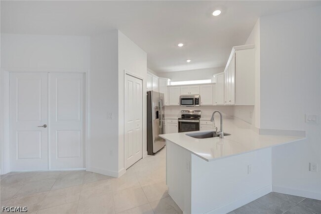 Building Photo - 20601 Hazelnut Ct