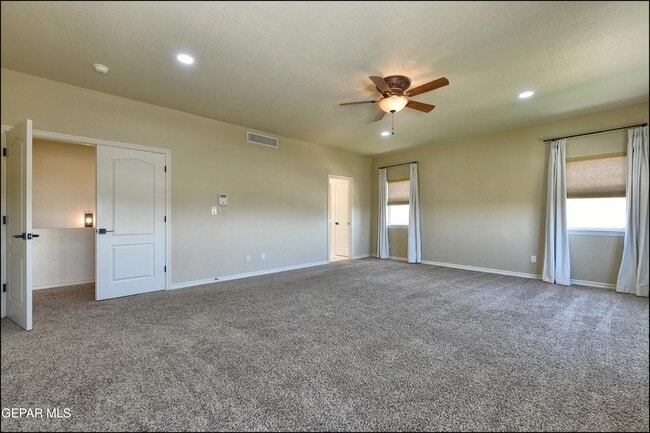 Building Photo - 6732 Pearl Ridge Dr