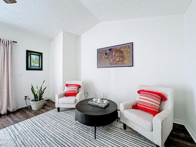 Building Photo - 2009 Seminole Rd