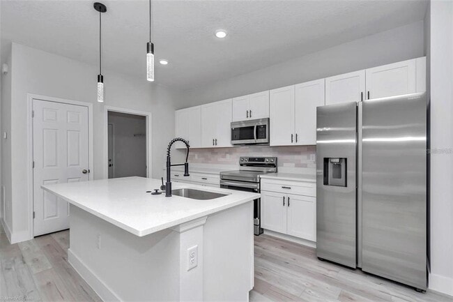 Building Photo - 3398 SW 165th Loop
