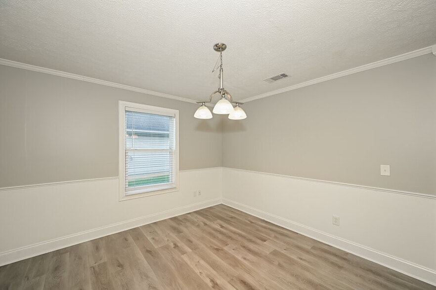 Building Photo - 805 General Barksdale Dr