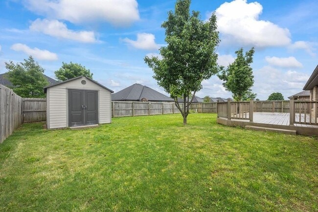 Building Photo - 1809 SW Sequoia St